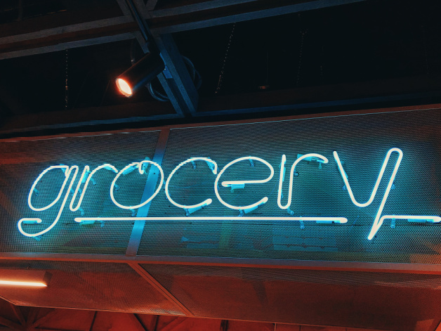 How to Shop for Groceries on a Budget (7 Mom Tips)