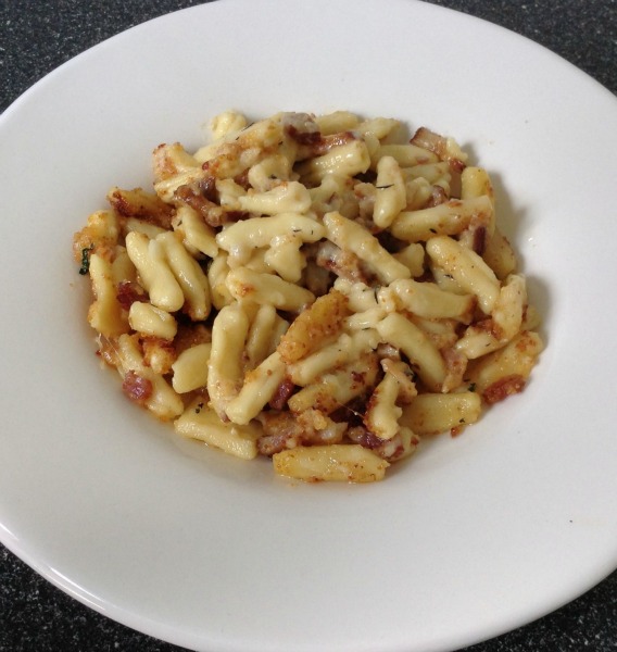 macaroni and cheese with bacon