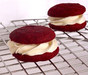 Easy Red Velvet Whoopie Pies Recipe